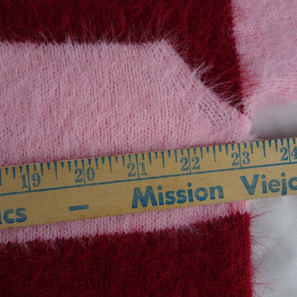 Universal Thread Fuzzy Pink & Red Sweater Size L - Picture 7 of 8